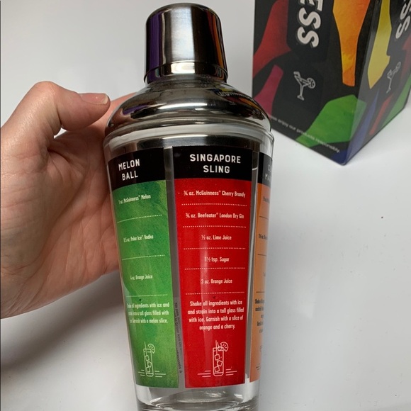 McGuinness Mixables Cocktail Shaker - with 6 coloured cocktail recipes NWOT - Picture 4 of 8